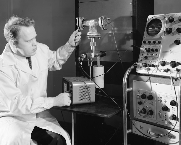 Measuring vacuum instumentation